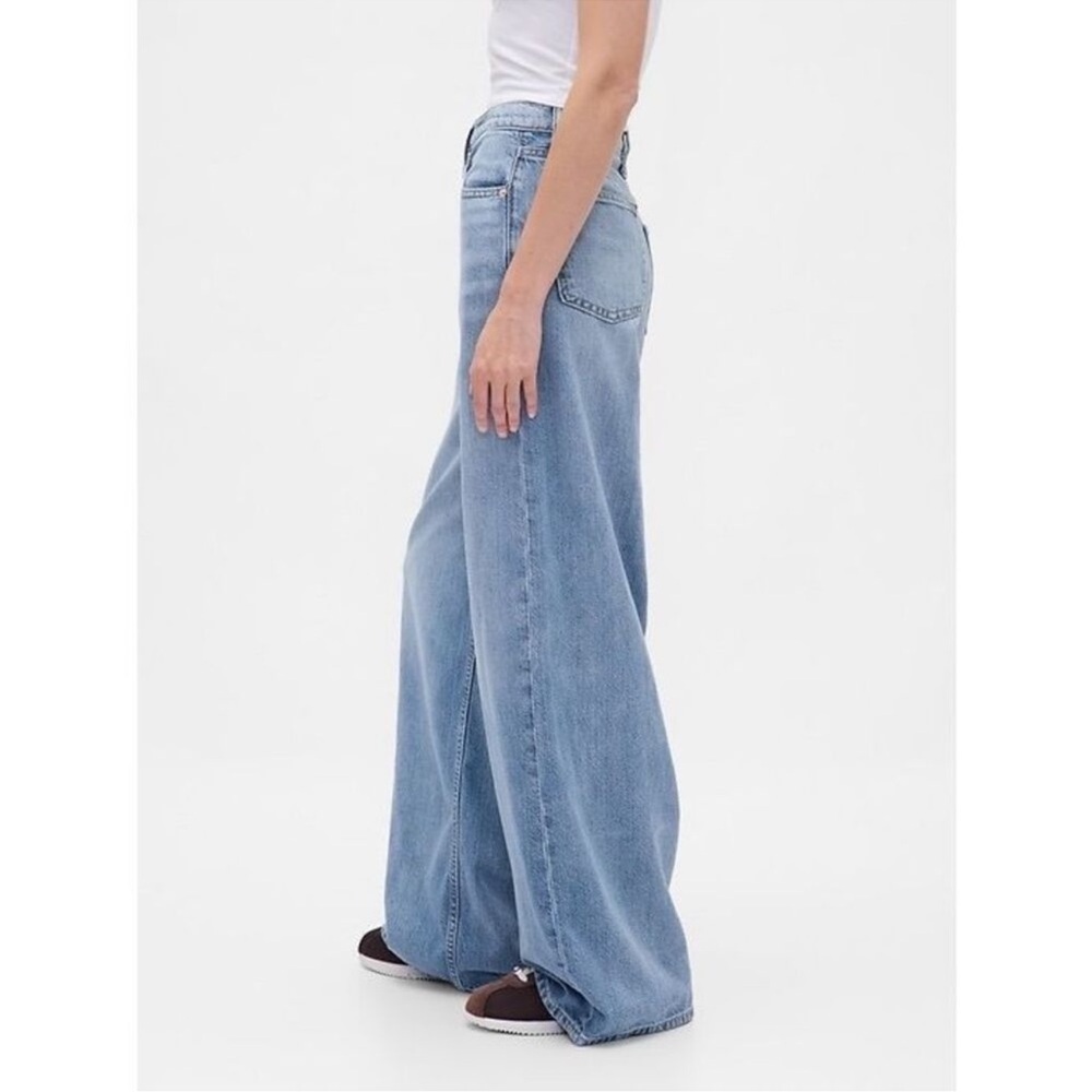 NWOT! GAP Light Indigo Wash Mid Rise UltraSoft Baggy Jeans - Size 4 Long 🩷 - Picture 3 of 5